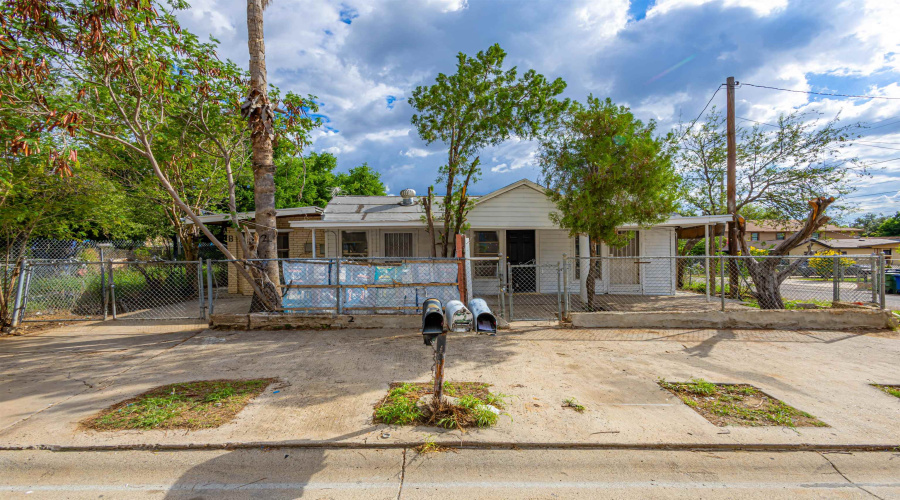 1501 Mercer St, LAREDO, Texas 78040, ,Multi-family,For Sale,1501 Mercer St,20264763