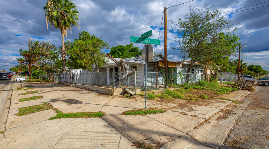 1501 Mercer St, LAREDO, Texas 78040, ,Multi-family,For Sale,1501 Mercer St,20264763