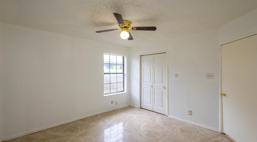 1501 Mercer St, LAREDO, Texas 78040, ,Multi-family,For Sale,1501 Mercer St,20264763