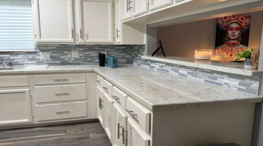 709 E Del Mar Blvd, Laredo, Texas 78041-2421, 3 Bedrooms Bedrooms, 7 Rooms Rooms,2 BathroomsBathrooms,Residential,For Sale,709 E Del Mar Blvd,20264759