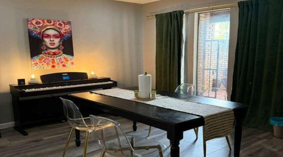 709 E Del Mar Blvd, Laredo, Texas 78041-2421, 3 Bedrooms Bedrooms, 7 Rooms Rooms,2 BathroomsBathrooms,Residential,For Sale,709 E Del Mar Blvd,20264759