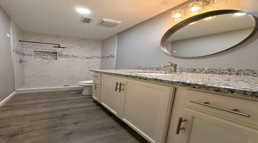 709 E Del Mar Blvd, Laredo, Texas 78041-2421, 3 Bedrooms Bedrooms, 7 Rooms Rooms,2 BathroomsBathrooms,Residential,For Sale,709 E Del Mar Blvd,20264759