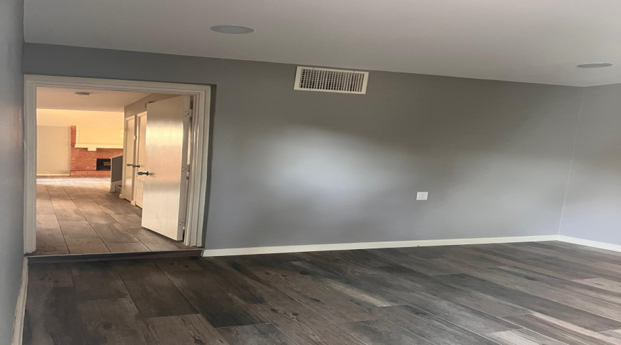 709 E Del Mar Blvd, Laredo, Texas 78041-2421, 3 Bedrooms Bedrooms, 7 Rooms Rooms,2 BathroomsBathrooms,Residential,For Sale,709 E Del Mar Blvd,20264759