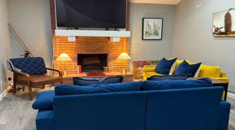 709 E Del Mar Blvd, Laredo, Texas 78041-2421, 3 Bedrooms Bedrooms, 7 Rooms Rooms,2 BathroomsBathrooms,Residential,For Sale,709 E Del Mar Blvd,20264759