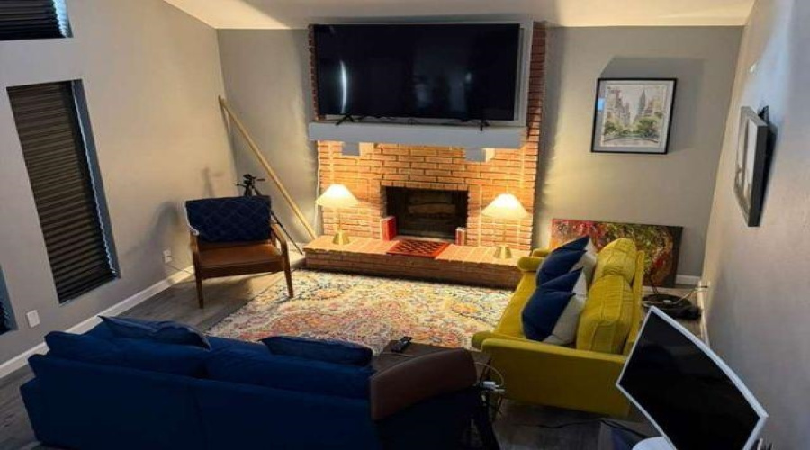 709 E Del Mar Blvd, Laredo, Texas 78041-2421, 3 Bedrooms Bedrooms, 7 Rooms Rooms,2 BathroomsBathrooms,Residential,For Sale,709 E Del Mar Blvd,20264759