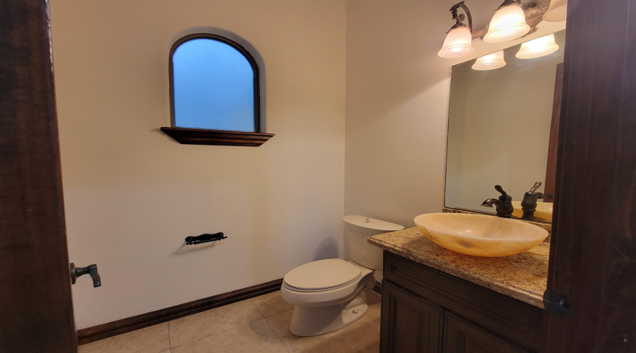3301 Delfina Dr, Laredo, Texas 78045, 4 Bedrooms Bedrooms, 7 Rooms Rooms,3 BathroomsBathrooms,Residential,For Rent,3301 Delfina Dr,20264760
