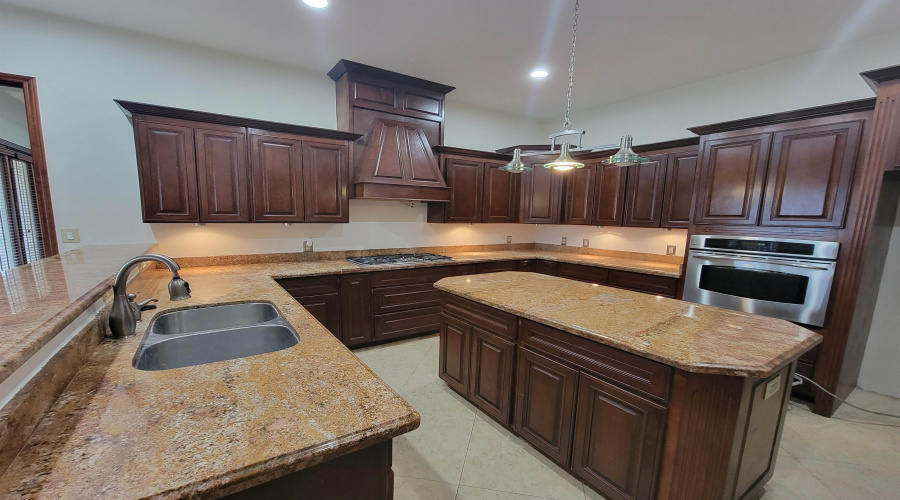 3301 Delfina Dr, Laredo, Texas 78045, 4 Bedrooms Bedrooms, 7 Rooms Rooms,3 BathroomsBathrooms,Residential,For Rent,3301 Delfina Dr,20264760