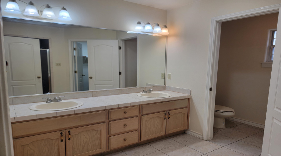 2012 Dona Luz Dr, Laredo, Texas 78045, 3 Bedrooms Bedrooms, 6 Rooms Rooms,2 BathroomsBathrooms,Residential,For Rent,2012 Dona Luz Dr,20264761