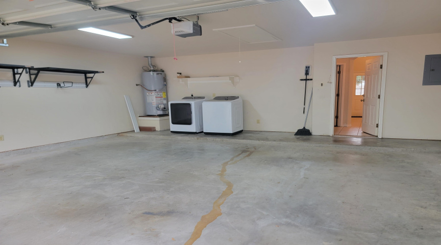 2012 Dona Luz Dr, Laredo, Texas 78045, 3 Bedrooms Bedrooms, 6 Rooms Rooms,2 BathroomsBathrooms,Residential,For Rent,2012 Dona Luz Dr,20264761