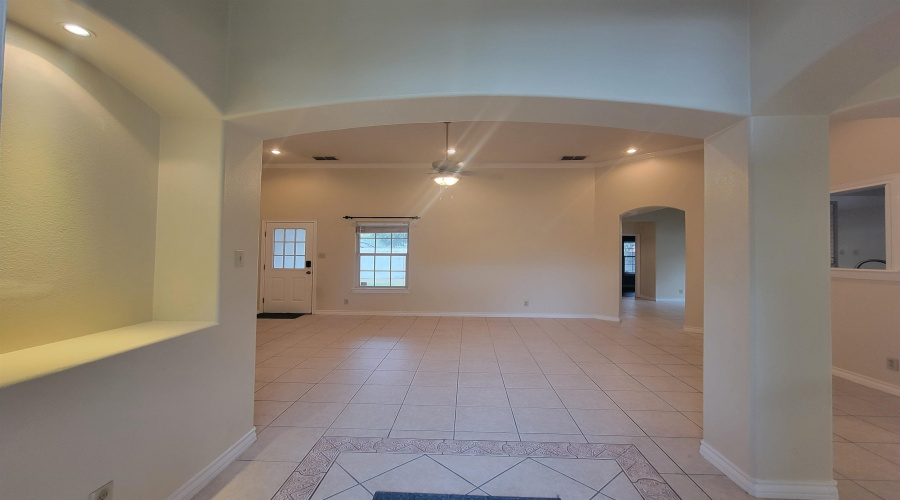 2012 Dona Luz Dr, Laredo, Texas 78045, 3 Bedrooms Bedrooms, 6 Rooms Rooms,2 BathroomsBathrooms,Residential,For Rent,2012 Dona Luz Dr,20264761