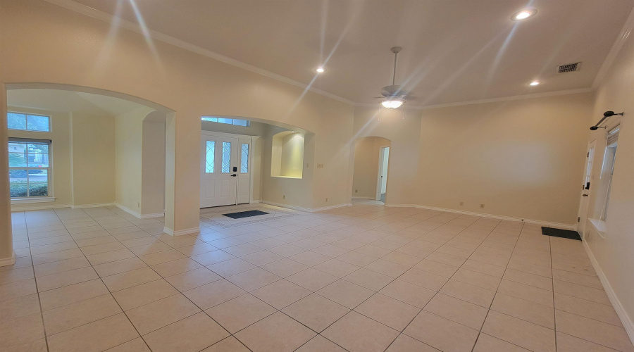 2012 Dona Luz Dr, Laredo, Texas 78045, 3 Bedrooms Bedrooms, 6 Rooms Rooms,2 BathroomsBathrooms,Residential,For Rent,2012 Dona Luz Dr,20264761