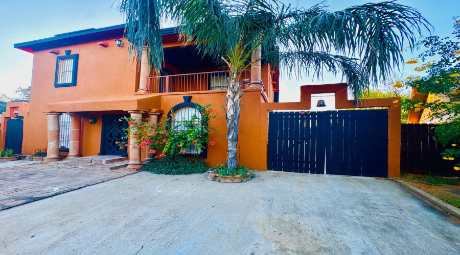 412 Venado Ct, LAREDO, Texas 78045, 4 Bedrooms Bedrooms, 8 Rooms Rooms,3 BathroomsBathrooms,Residential,For Sale,412 Venado Ct,20264764