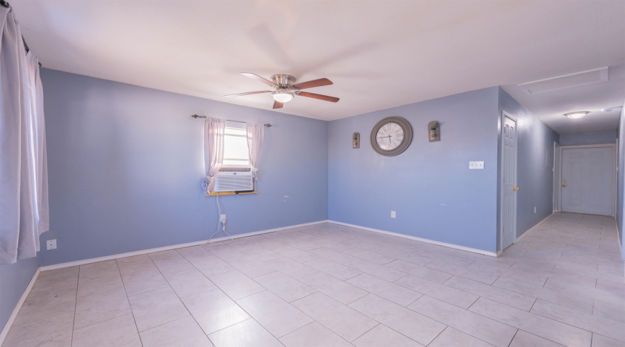 2905 Coventry Dr., Laredo, Texas 78046, 2 Bedrooms Bedrooms, 3 Rooms Rooms,1 BathroomBathrooms,Residential,For Rent,2905 Coventry Dr.,20264768