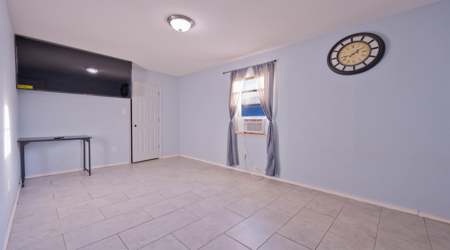 2905 Coventry Dr., Laredo, Texas 78046, 2 Bedrooms Bedrooms, 3 Rooms Rooms,1 BathroomBathrooms,Residential,For Rent,2905 Coventry Dr.,20264768