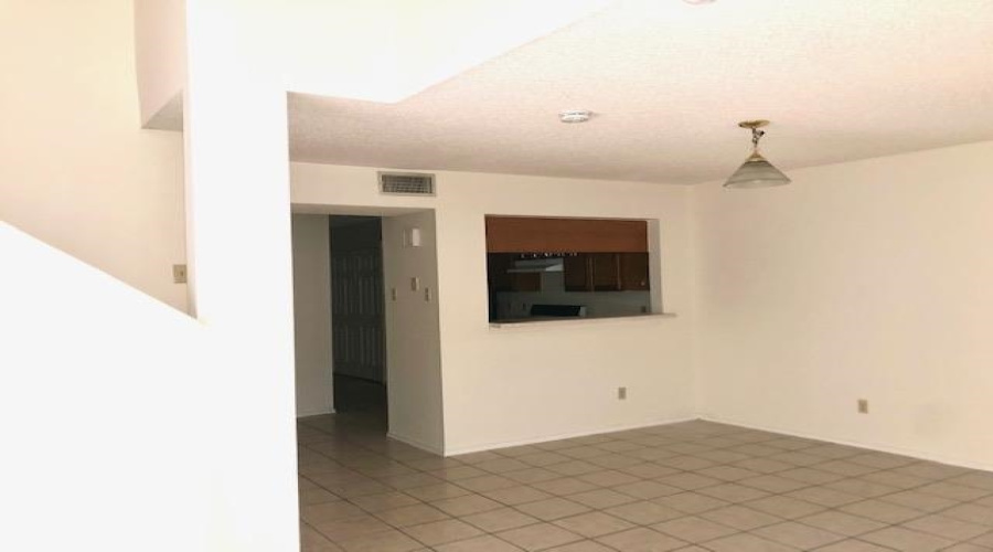 8710 McPherson Rd, Laredo, Texas 78045, 3 Bedrooms Bedrooms, 6 Rooms Rooms,3 BathroomsBathrooms,Residential,For Rent,8710 McPherson Rd,20264770