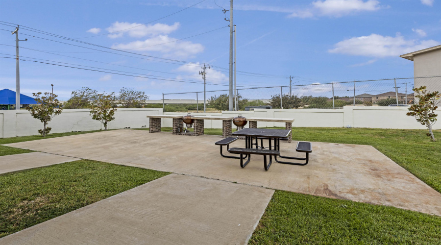 10902 International Blvd, Laredo, Texas 78045, 3 Bedrooms Bedrooms, 5 Rooms Rooms,2 BathroomsBathrooms,Residential,For Sale,10902 International Blvd,20264771