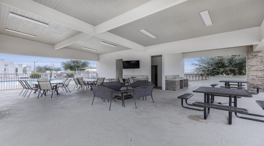 10902 International Blvd, Laredo, Texas 78045, 3 Bedrooms Bedrooms, 5 Rooms Rooms,2 BathroomsBathrooms,Residential,For Sale,10902 International Blvd,20264771