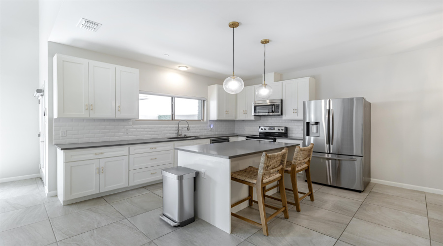 10902 International Blvd, Laredo, Texas 78045, 3 Bedrooms Bedrooms, 5 Rooms Rooms,2 BathroomsBathrooms,Residential,For Sale,10902 International Blvd,20264771