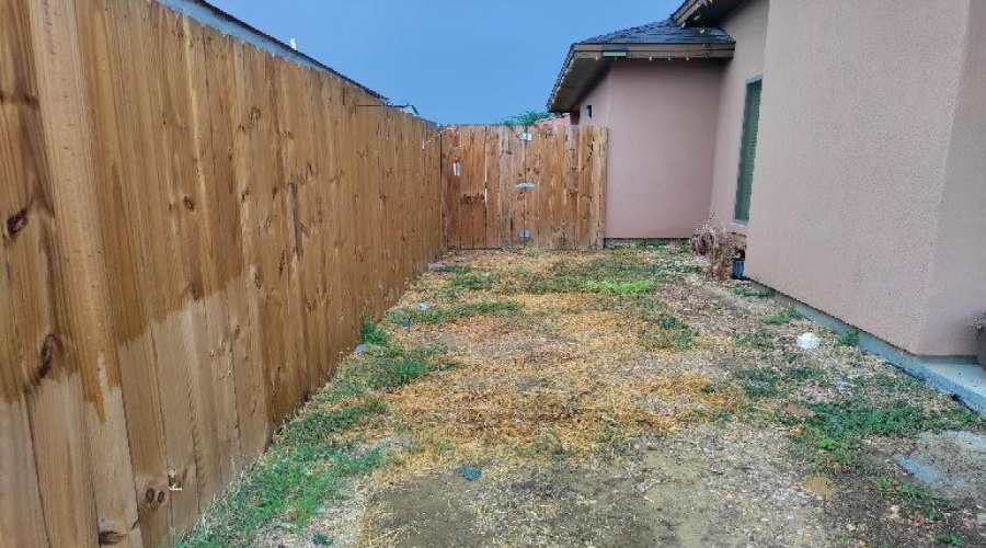 5105 Linaza Ln., Laredo, Texas 78046, 3 Bedrooms Bedrooms, 4 Rooms Rooms,2 BathroomsBathrooms,Residential,For Sale,5105 Linaza Ln.,20264772
