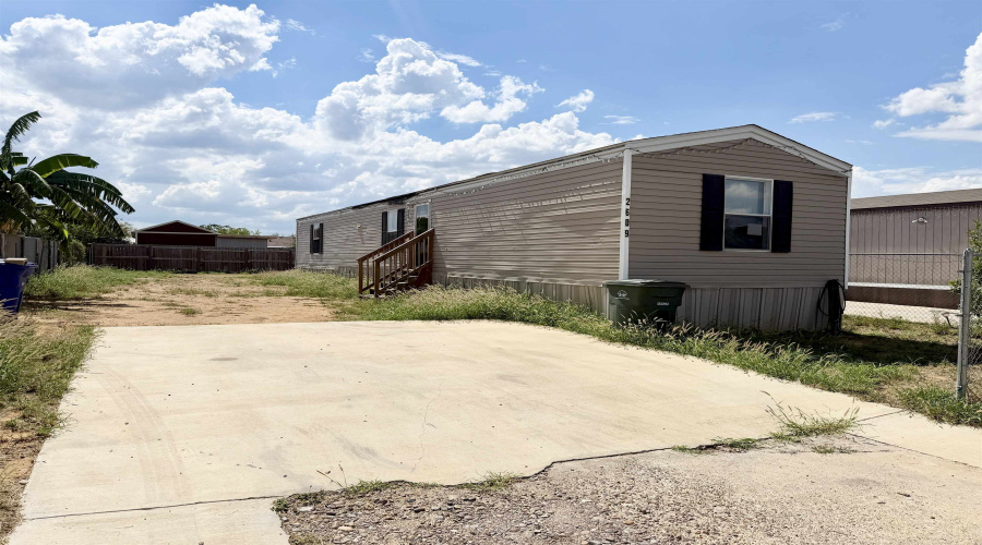 2609 Canelo Dr., Laredo, Texas 78046, 3 Bedrooms Bedrooms, 5 Rooms Rooms,2 BathroomsBathrooms,Residential,For Rent,2609 Canelo Dr.,20264774