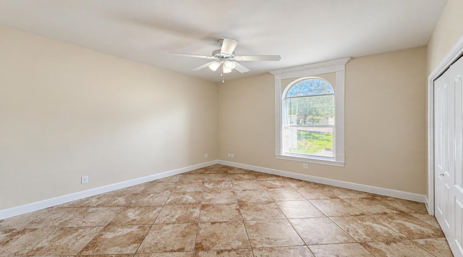 105 Watson Lake Dr, LAREDO, Texas 78041, 3 Bedrooms Bedrooms, 8 Rooms Rooms,2 BathroomsBathrooms,Residential,For Sale,105 Watson Lake Dr,20264775