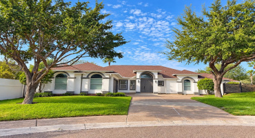 105 Watson Lake Dr, LAREDO, Texas 78041, 3 Bedrooms Bedrooms, 8 Rooms Rooms,2 BathroomsBathrooms,Residential,For Sale,105 Watson Lake Dr,20264775