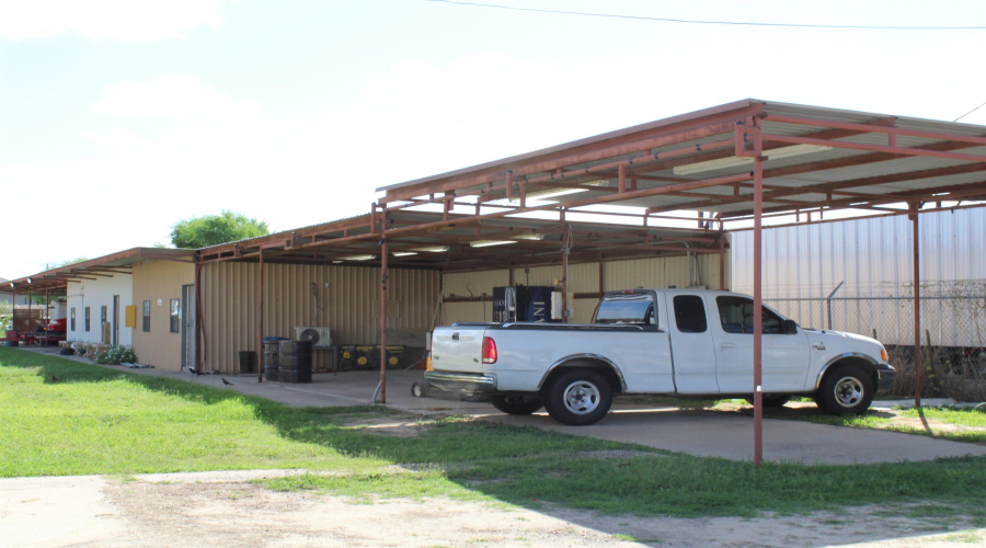 5508 E Saunders St, LAREDO, Texas 78041, 1 Bedroom Bedrooms, 51 Rooms Rooms,4 BathroomsBathrooms,Commercial/industrial,For Sale,5508 E Saunders St,20264778