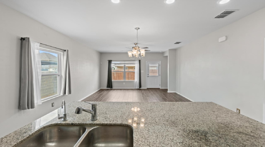 1606 Decano Ln., LAREDO, Texas 78046, 3 Bedrooms Bedrooms, 5 Rooms Rooms,2 BathroomsBathrooms,Residential,For Sale,1606 Decano Ln.,20264779