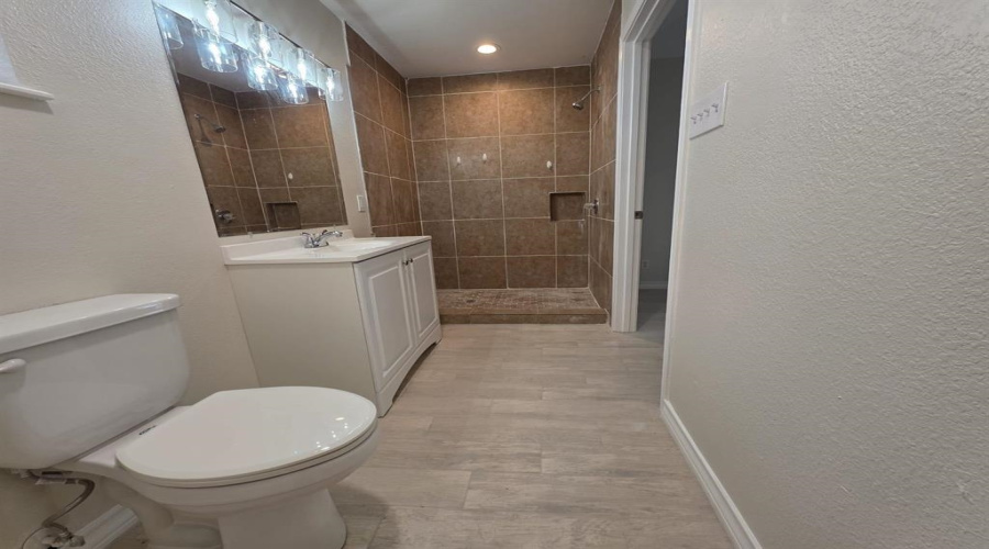 1703 Violeta Ct, Laredo, Texas 78041, 4 Bedrooms Bedrooms, 6 Rooms Rooms,2 BathroomsBathrooms,Residential,For Rent,1703 Violeta Ct,20264780
