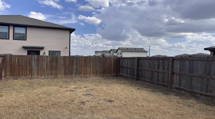 1107 Port Texas Dr., Laredo, Texas 78045, 3 Bedrooms Bedrooms, 3 Rooms Rooms,2 BathroomsBathrooms,Residential,For Rent,1107 Port Texas Dr.,20264782