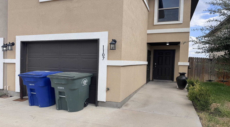 1107 Port Texas Dr., Laredo, Texas 78045, 3 Bedrooms Bedrooms, 3 Rooms Rooms,2 BathroomsBathrooms,Residential,For Rent,1107 Port Texas Dr.,20264782