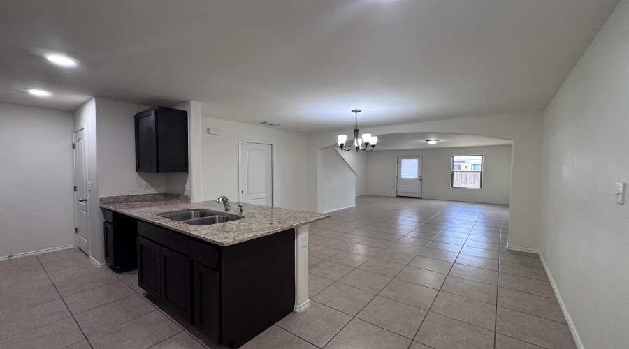 1107 Port Texas Dr., Laredo, Texas 78045, 3 Bedrooms Bedrooms, 3 Rooms Rooms,2 BathroomsBathrooms,Residential,For Rent,1107 Port Texas Dr.,20264782