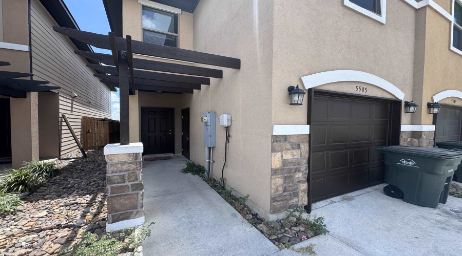 5505 Montevista Dr., Laredo, Texas 78041, 3 Bedrooms Bedrooms, 3 Rooms Rooms,2 BathroomsBathrooms,Residential,For Rent,5505 Montevista Dr.,20264783