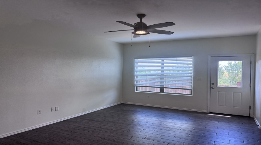 5505 Montevista Dr., Laredo, Texas 78041, 3 Bedrooms Bedrooms, 3 Rooms Rooms,2 BathroomsBathrooms,Residential,For Rent,5505 Montevista Dr.,20264783