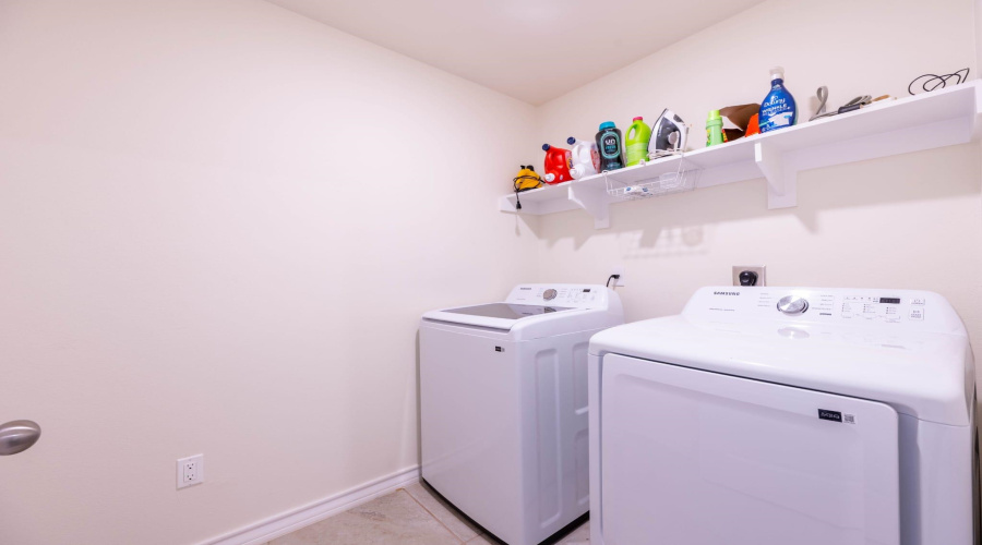 2207 Durazno Ct., Laredo, Texas 78046-0000, 4 Bedrooms Bedrooms, 7 Rooms Rooms,2 BathroomsBathrooms,Residential,For Sale,2207 Durazno Ct.,20264785