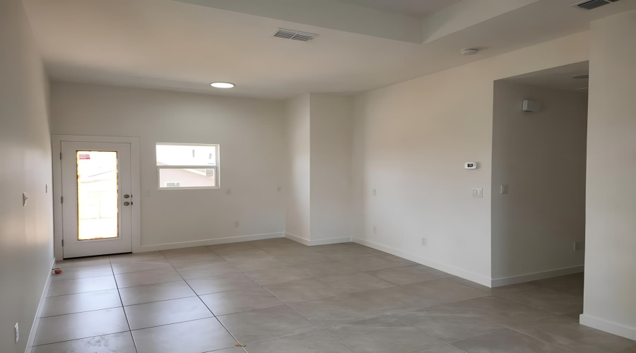 5208 Curuba Dr., Laredo, Texas 78046, 4 Bedrooms Bedrooms, 5 Rooms Rooms,2 BathroomsBathrooms,Residential,For Sale,5208 Curuba Dr.,20264788