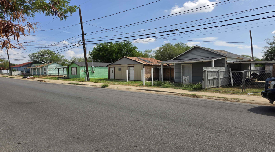 2419 Sanchez St, Laredo, Texas 78040, ,Multi-family,For Sale,2419 Sanchez St,20264784