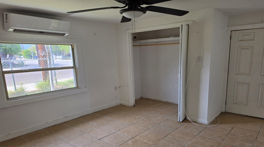 2419 Sanchez St, Laredo, Texas 78040, ,Multi-family,For Sale,2419 Sanchez St,20264784