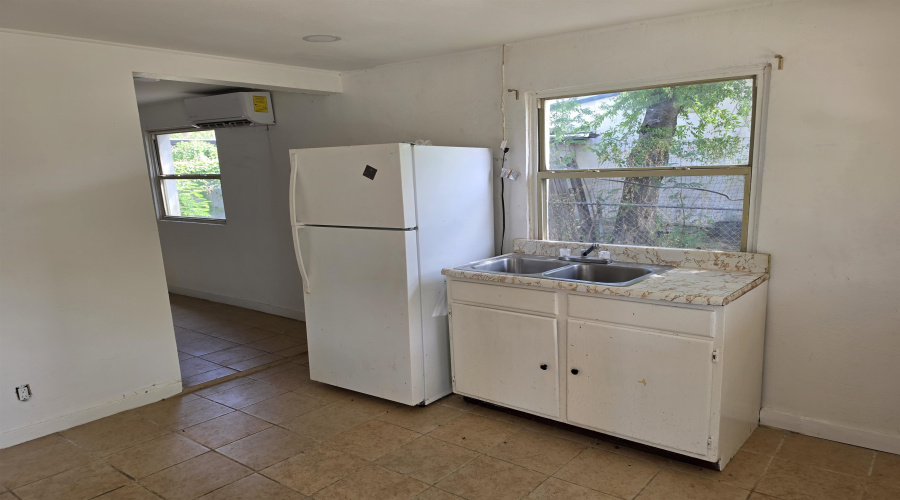 2419 Sanchez St, Laredo, Texas 78040, ,Multi-family,For Sale,2419 Sanchez St,20264784