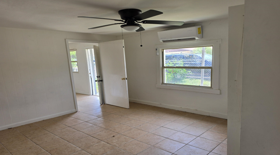 2419 Sanchez St, Laredo, Texas 78040, ,Multi-family,For Sale,2419 Sanchez St,20264784