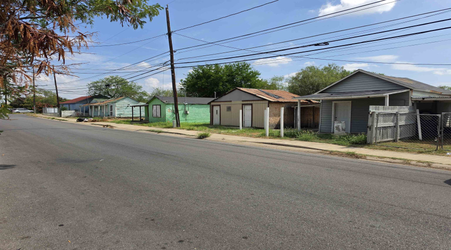 2419 Sanchez St, Laredo, Texas 78040, ,Multi-family,For Sale,2419 Sanchez St,20264784