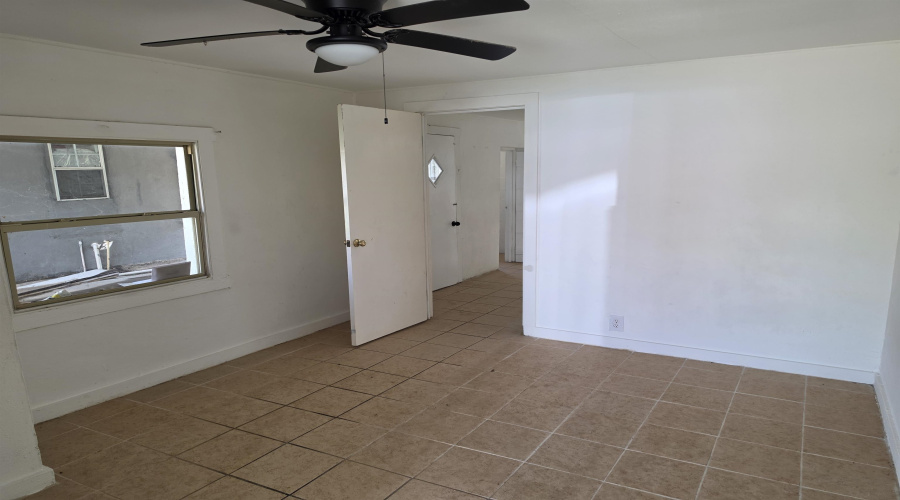 2419 Sanchez St, Laredo, Texas 78040, ,Multi-family,For Sale,2419 Sanchez St,20264784