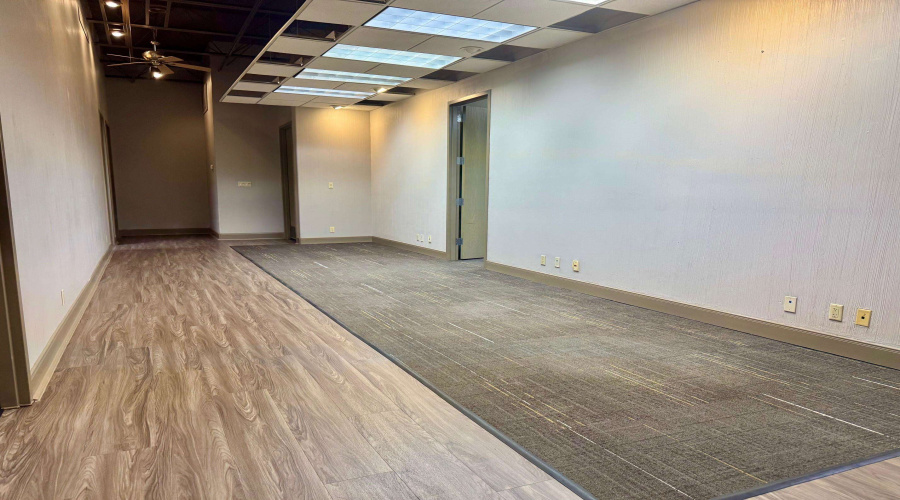 104 Del Ct, Laredo, Texas 78041, 1 Room Rooms,2 BathroomsBathrooms,Commercial retail/office,For Sale,104 Del Ct,20264798