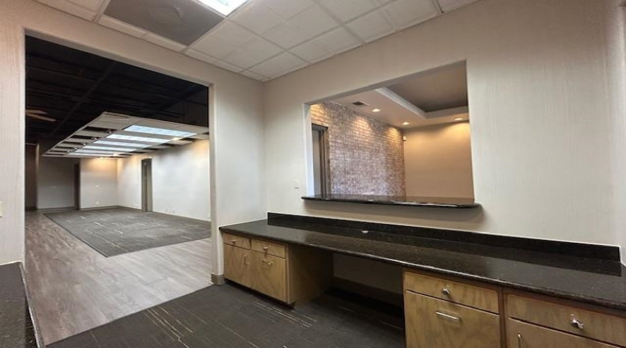 104 Del Ct, Laredo, Texas 78041, 1 Room Rooms,2 BathroomsBathrooms,Commercial retail/office,For Sale,104 Del Ct,20264798