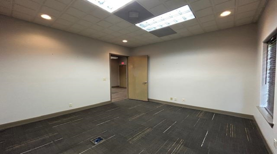 104 Del Ct, Laredo, Texas 78041, 1 Room Rooms,2 BathroomsBathrooms,Commercial retail/office,For Sale,104 Del Ct,20264798