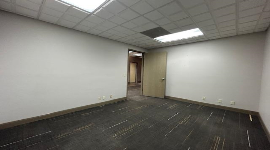 104 Del Ct, Laredo, Texas 78041, 1 Room Rooms,2 BathroomsBathrooms,Commercial retail/office,For Sale,104 Del Ct,20264798