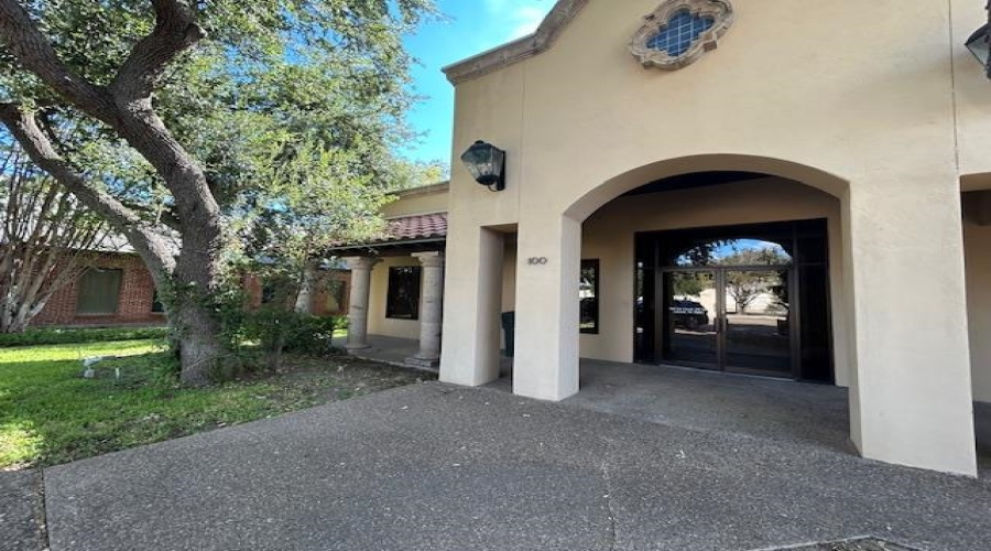 104 Del Ct, Laredo, Texas 78041, 1 Room Rooms,2 BathroomsBathrooms,Commercial retail/office,For Sale,104 Del Ct,20264798