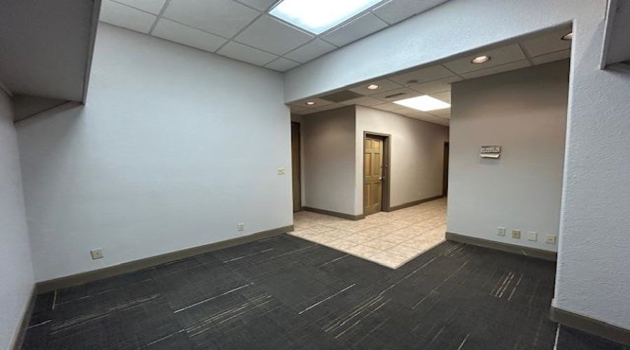 104 Del Ct, Laredo, Texas 78041, 1 Room Rooms,2 BathroomsBathrooms,Commercial retail/office,For Sale,104 Del Ct,20264798