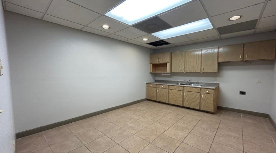 104 Del Ct, Laredo, Texas 78041, 1 Room Rooms,2 BathroomsBathrooms,Commercial retail/office,For Sale,104 Del Ct,20264798