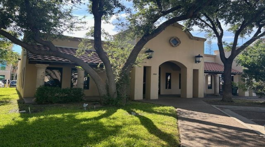 104 Del Ct, Laredo, Texas 78041, 1 Room Rooms,2 BathroomsBathrooms,Commercial retail/office,For Sale,104 Del Ct,20264798